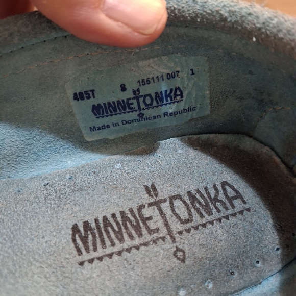 Minnetonka Moccasin Thread Suede Slip-On Comfort Shoes. - Picture 8 of 13
